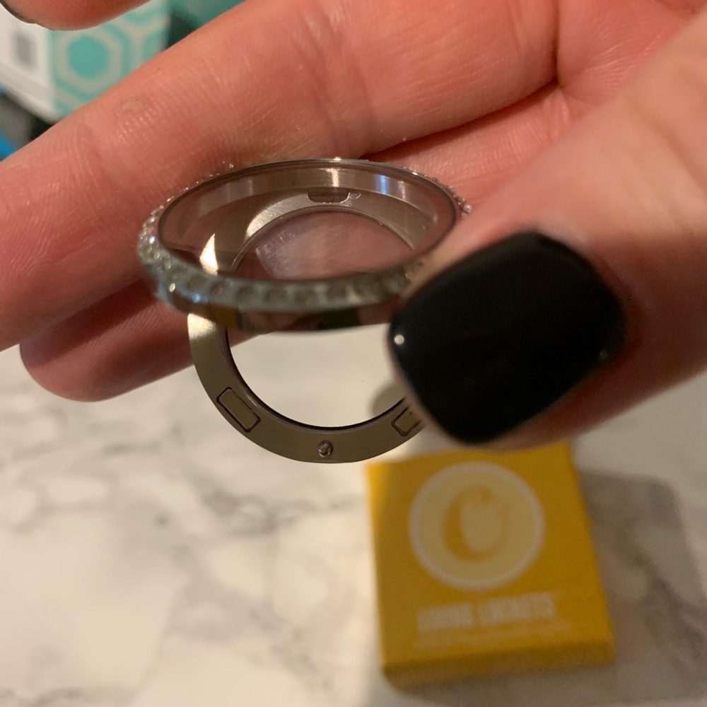 Origami Owl large living hinge locket - Picture 4 of 4